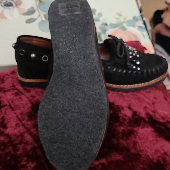 COACH REXY ROCCASIN EMBELLISHED MOCCASIN FLATS - Picture 7 of 8